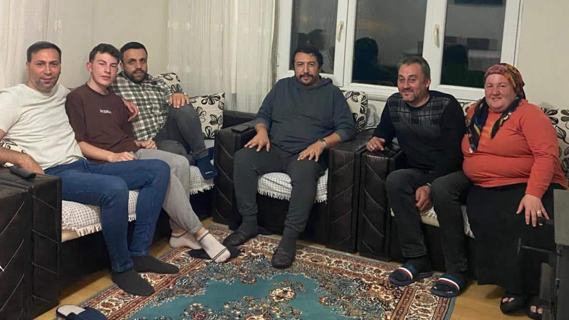 MİSAFİRİMİZ VAR